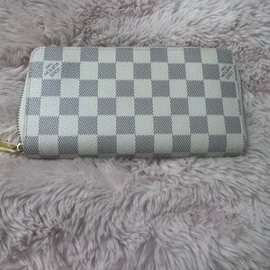 Louis Vuitton Gray and White Checkered Wallet